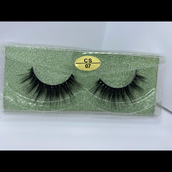 lashes - Picture 8 of 9